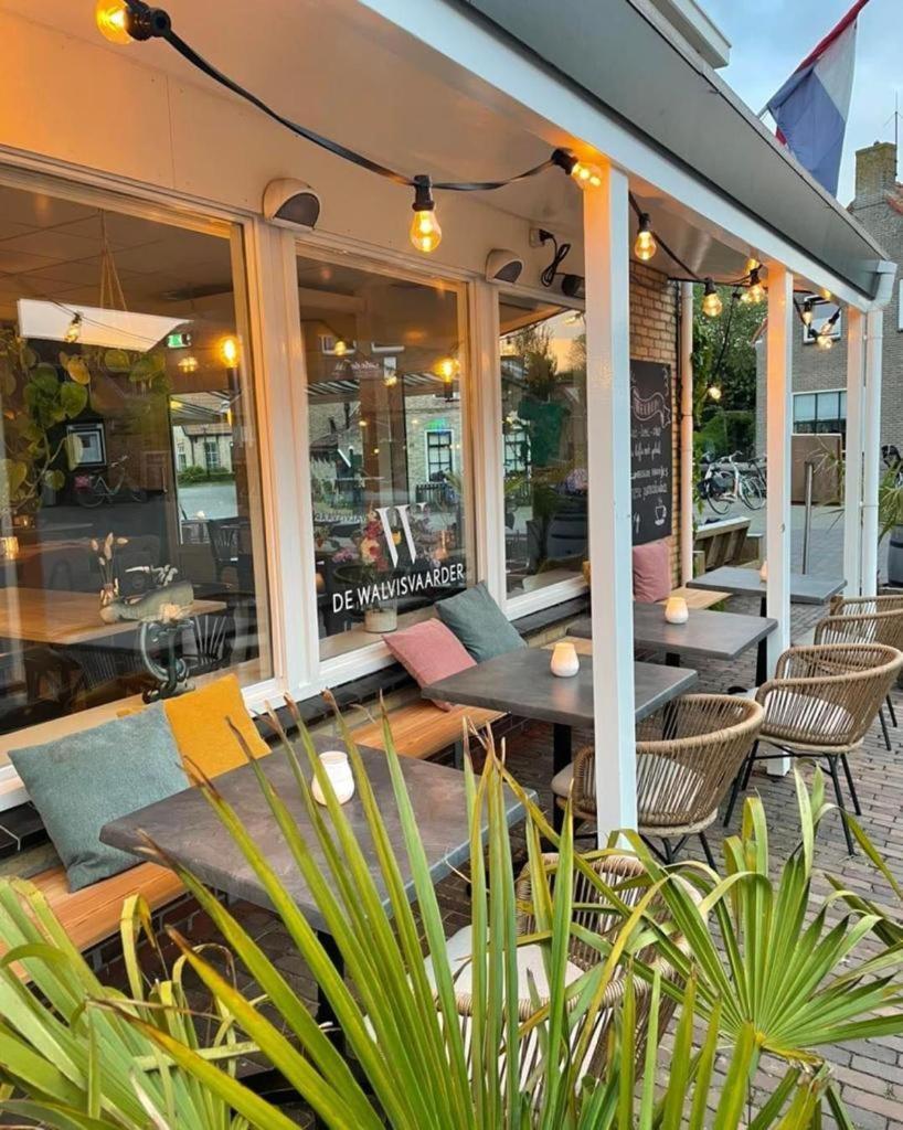 Hotel-Restaurant De Walvisvaarder Hollum  Bagian luar foto